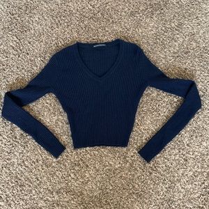 Brandy Melville navy long sleeved cropped sweater